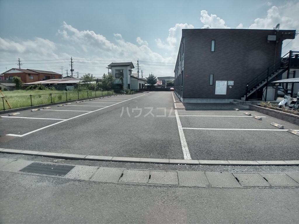 16/23 駐車場