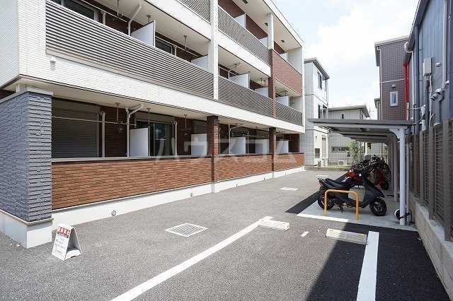 28/30 駐車場