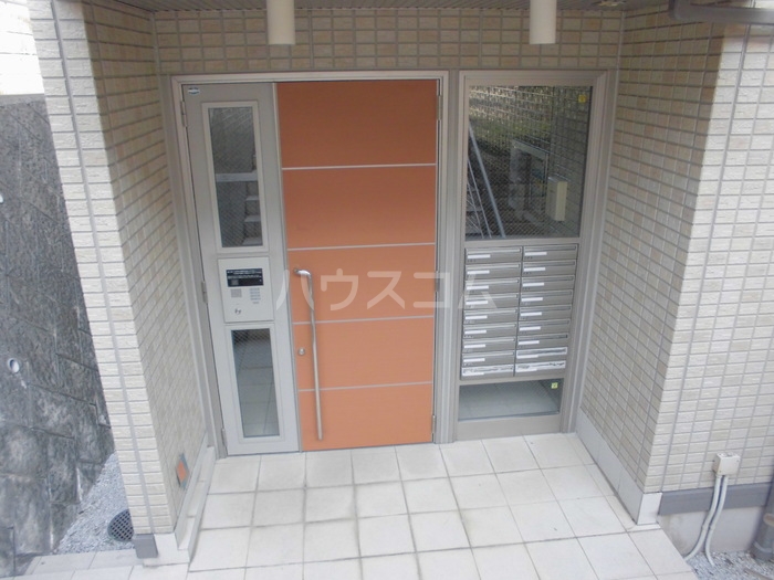 19/28 エントランス