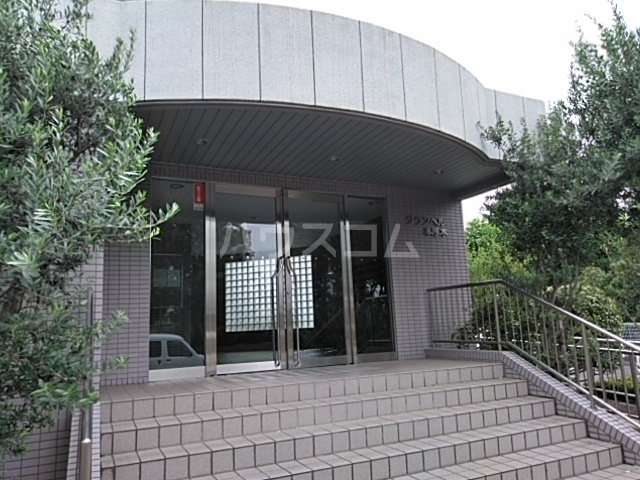 2/4 エントランス