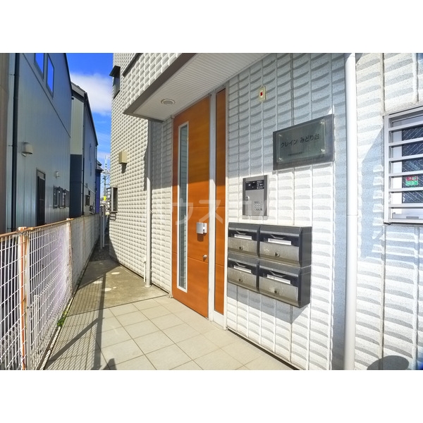 22/27 エントランス