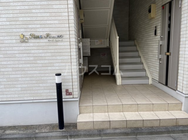 17/25 エントランス