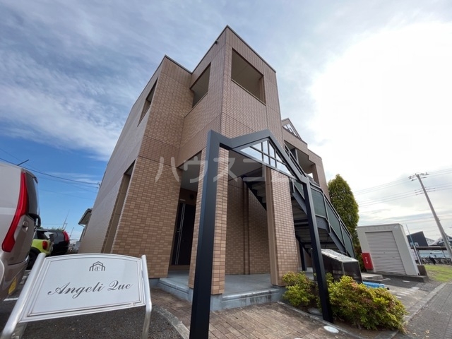 23/30 エントランス