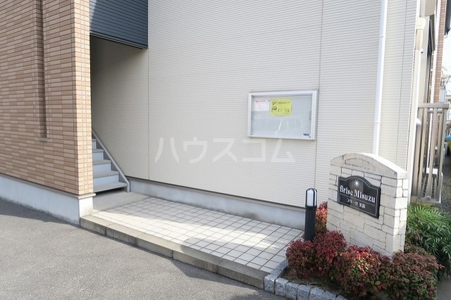 17/26 エントランス