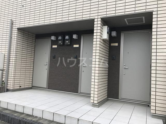 18/25 エントランス