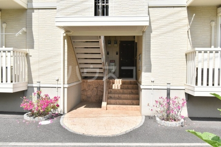 16/22 エントランス