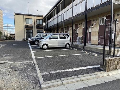 2/3 駐車場
