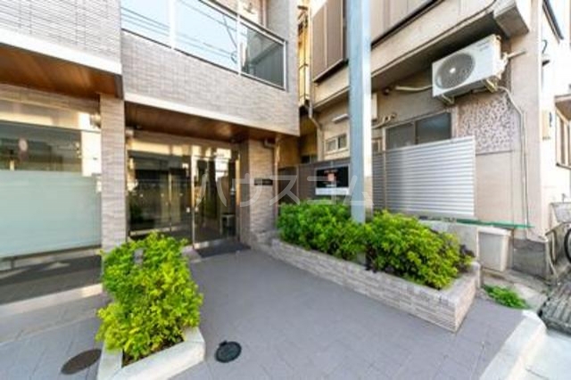 14/16 エントランス