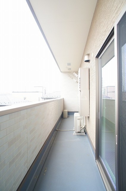 23/30 バルコニー