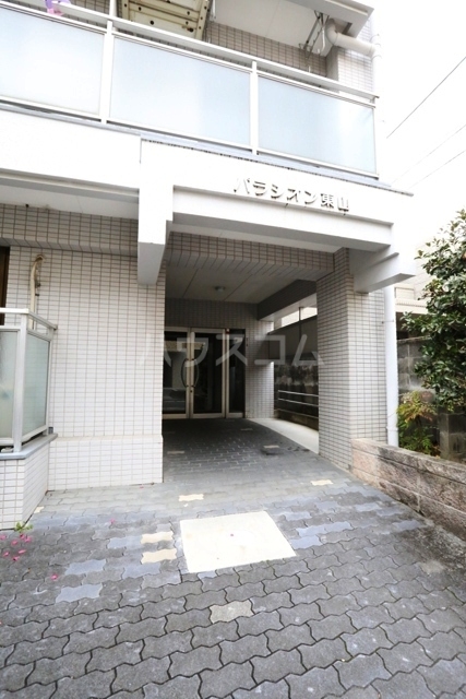 13/22 エントランス