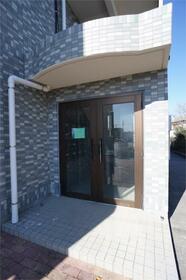 16/19 エントランス