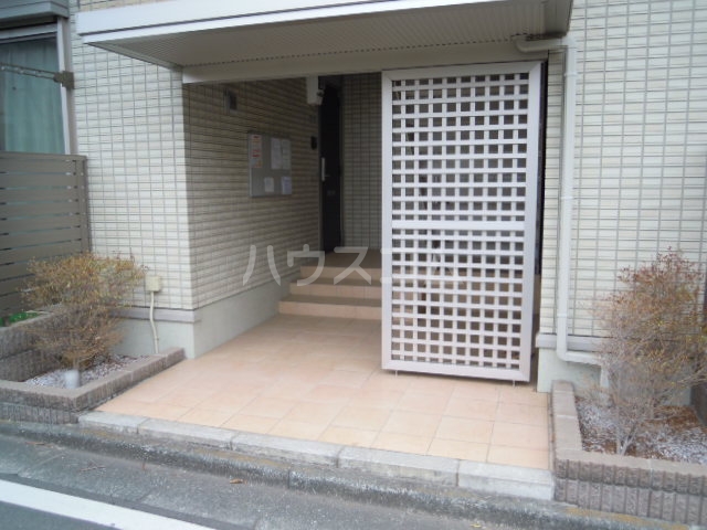 3/4 エントランス