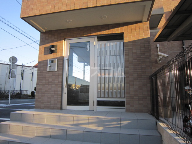 15/23 エントランス