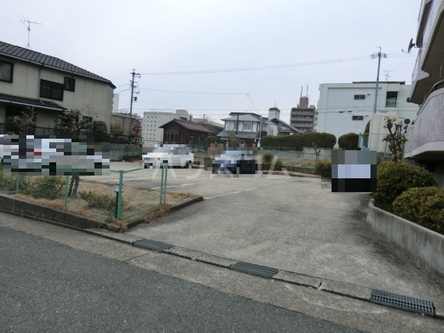16/25 駐車場