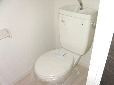 18/26 エントランス