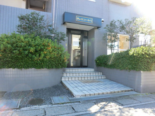 21/30 エントランス