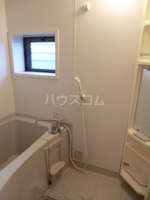18/27 浴室