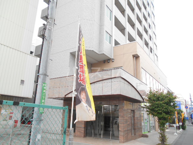 23/30 エントランス