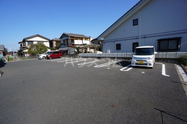 2/3 駐車場