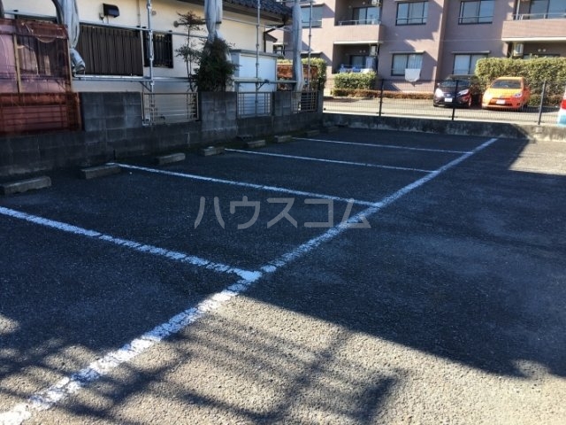 28/30 駐車場