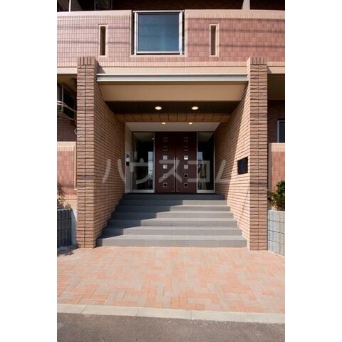 15/26 エントランス