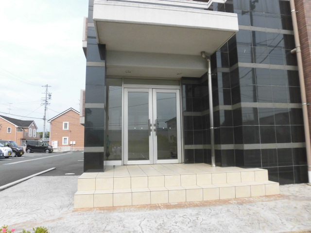 15/23 エントランス