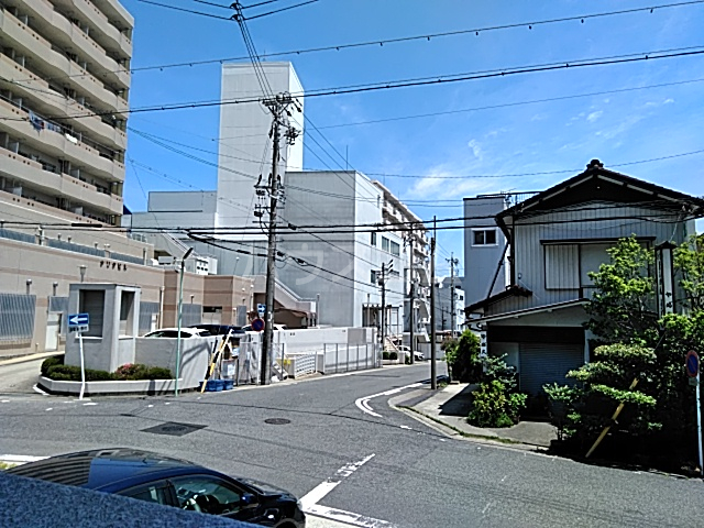 21/29 エントランス