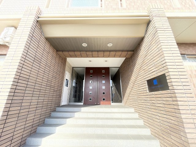 18/29 エントランス