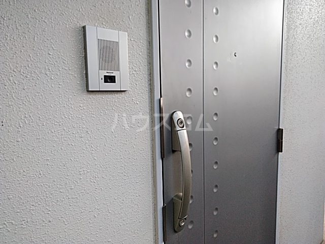 28/30 エントランス