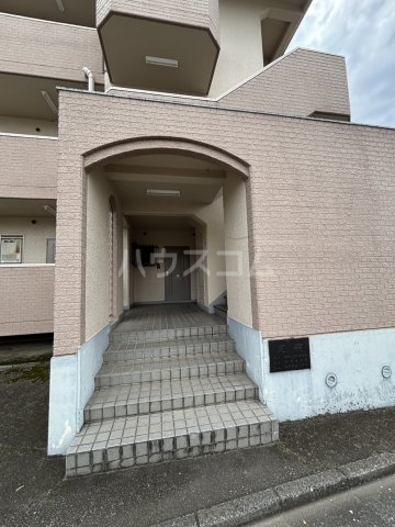 24/30 エントランス