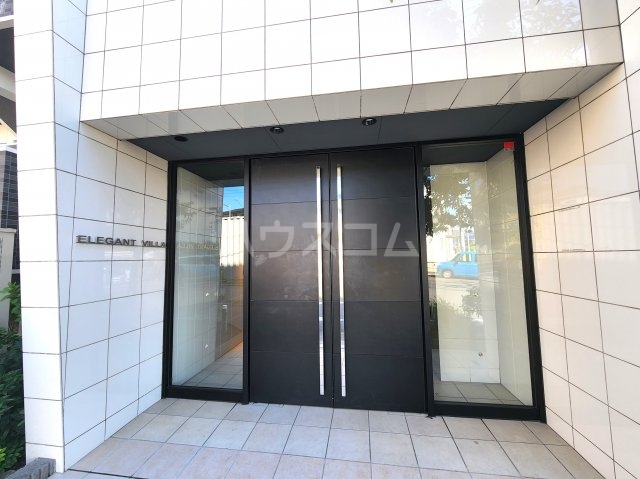 28/30 エントランス