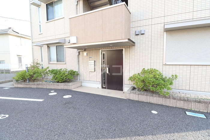 2/4 エントランス