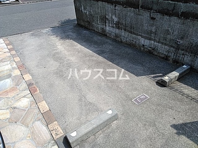 20/29 駐車場