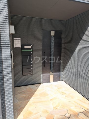 26/30 エントランス