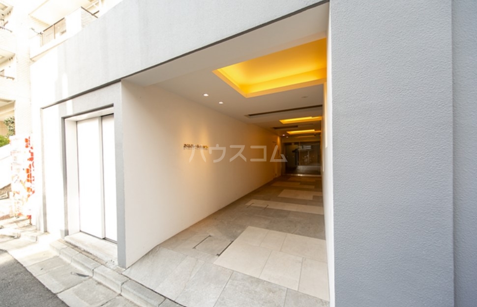 14/14 エントランス