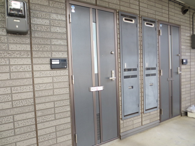 21/30 エントランス