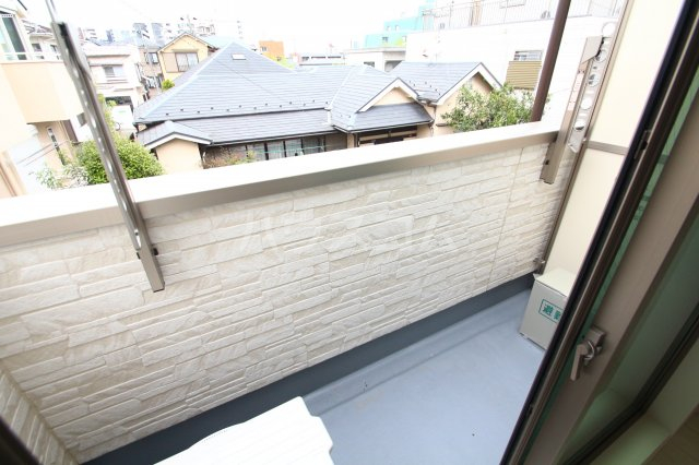 18/27 バルコニー