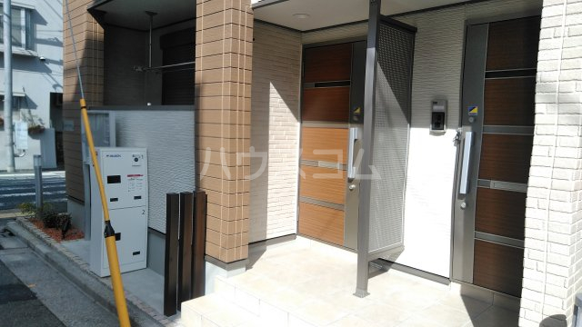 2/4 エントランス