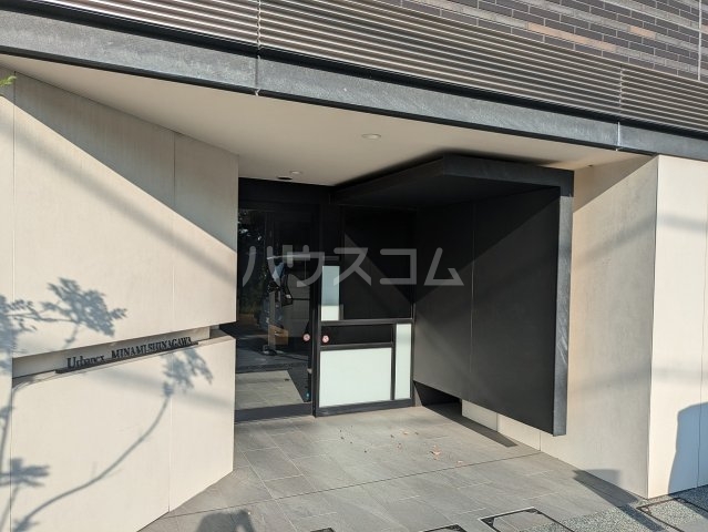 26/30 エントランス