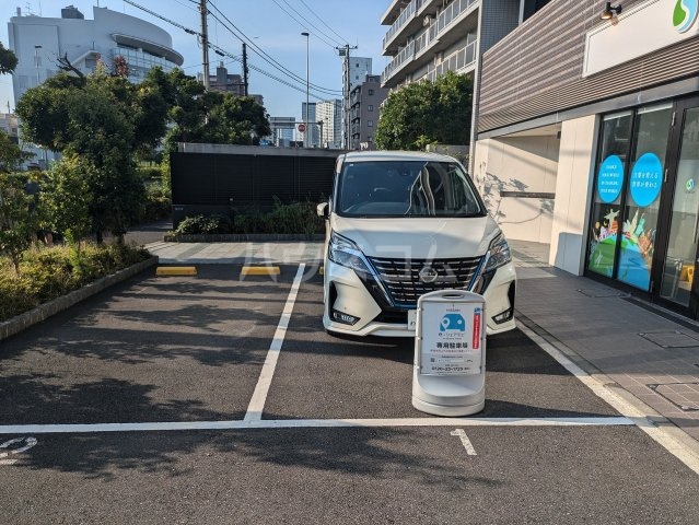 28/30 駐車場