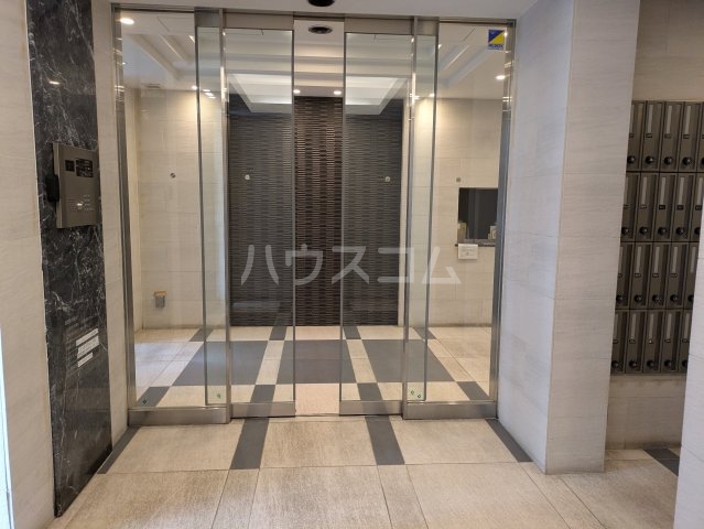 16/26 エントランス