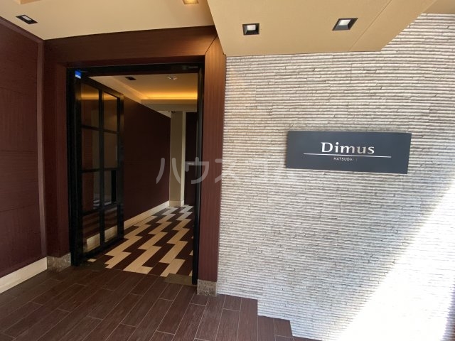 18/28 エントランス