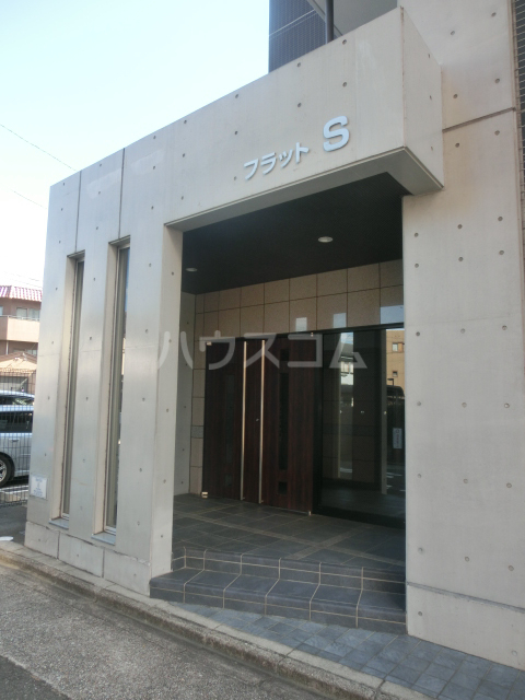 24/30 エントランス