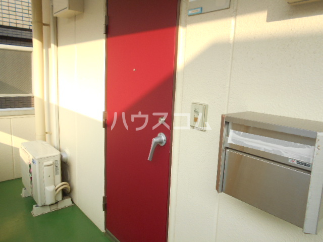 20/27 エントランス