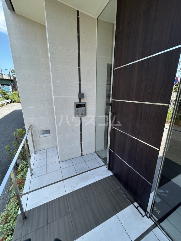 14/23 エントランス