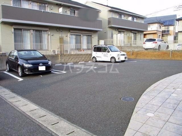 17/17 駐車場