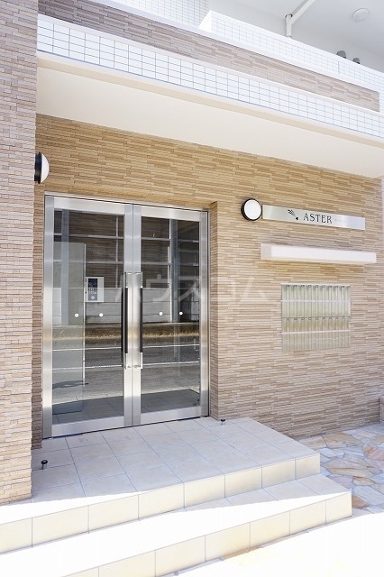 16/22 エントランス