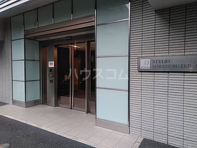 28/30 エントランス