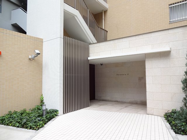 22/25 エントランス