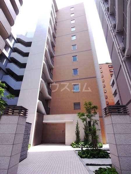 21/27 エントランス